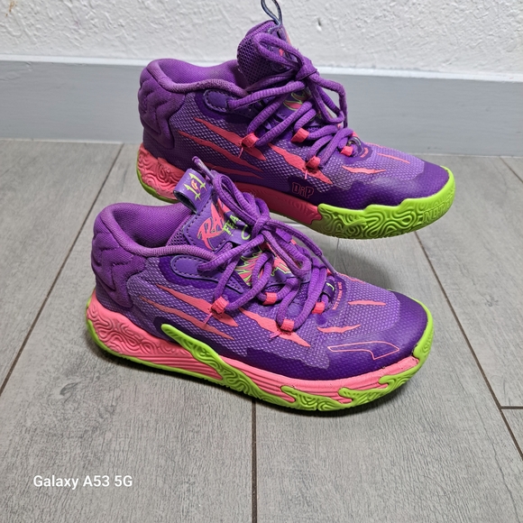 Puma Kids basketball shoes  in Purple with Neon Green Soles - Picture 1 of 5